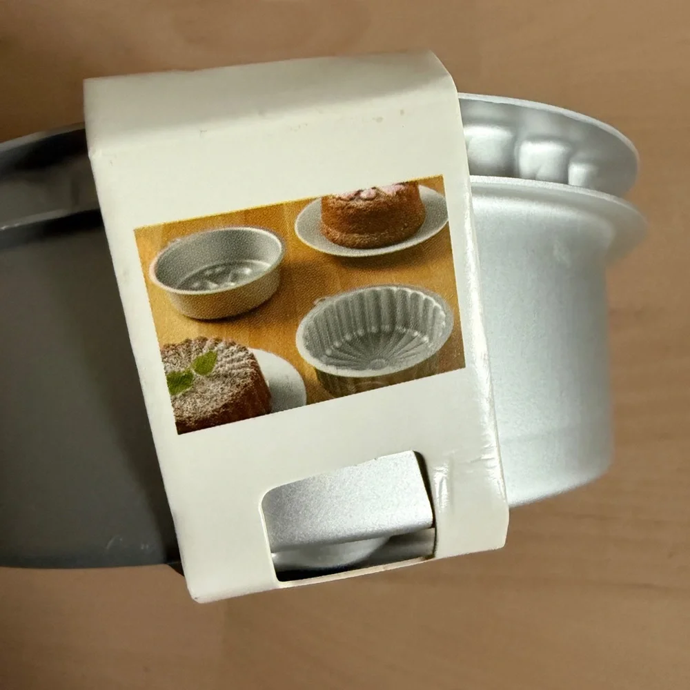 IKEA VARDAGEN Fluted Baking Tin in Silver